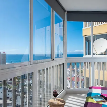 8d. Modern Flat In Americas Playa de las Americas (Tenerife)